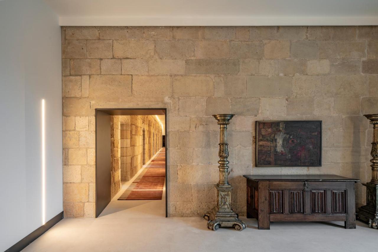 Parador De Turismo De León Exteriör bild The interior of the house